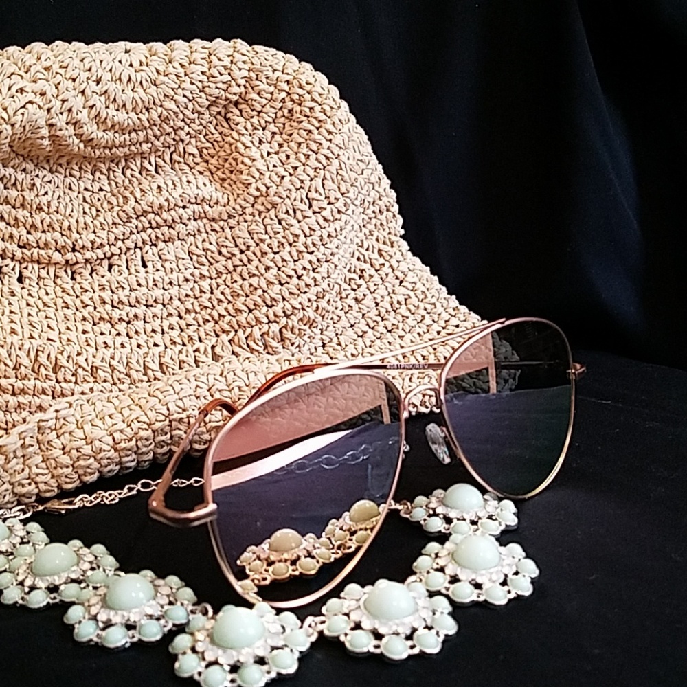 Rose gold mirrored aviator sunglasses